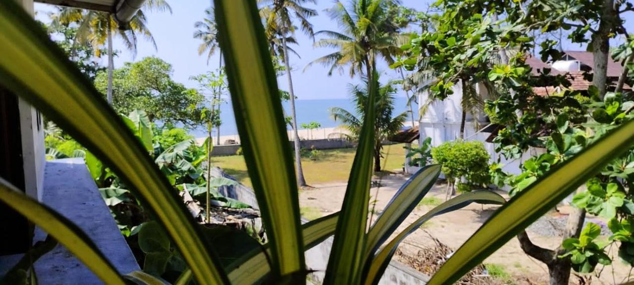 Marari Sibiya Beach Villa Марарикулам Экстерьер фото